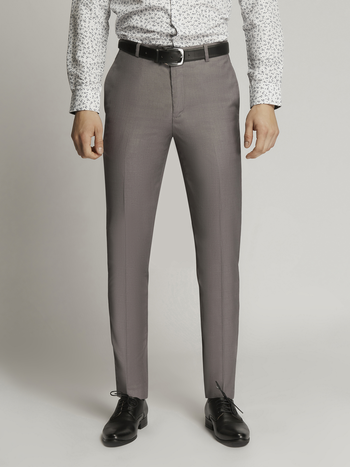 James suit with a slim cut - Image 5