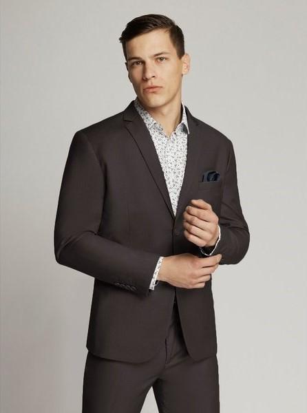James suit with a slim cut - Image 9